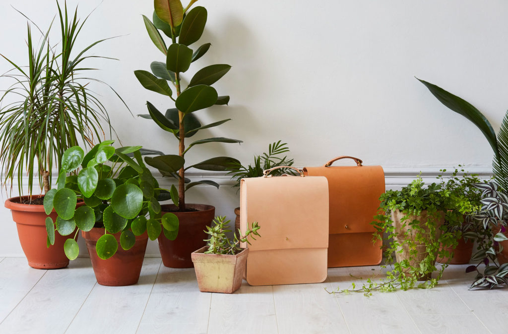 3 minimalist types of bags you for everyday life