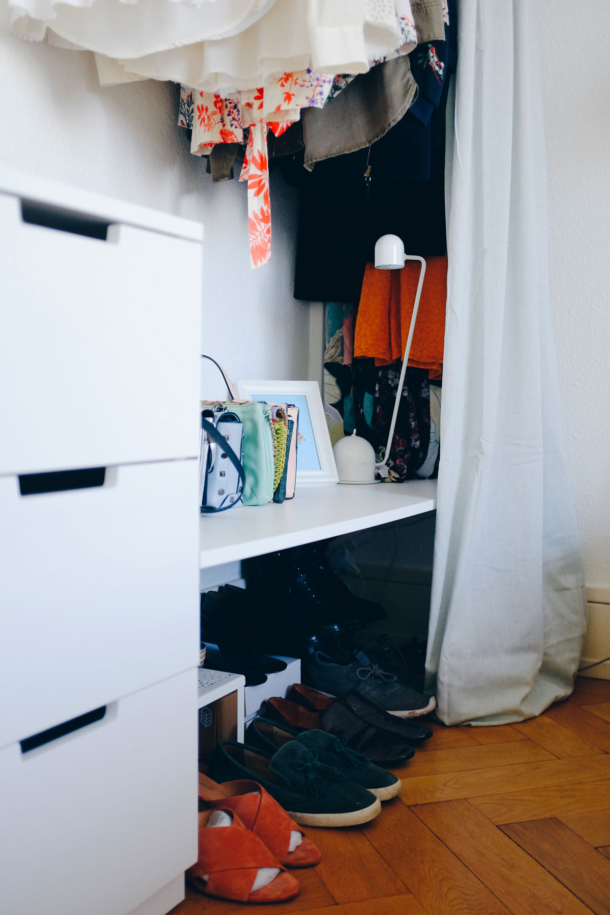 Open Wardrobe DIY - close up shoe board