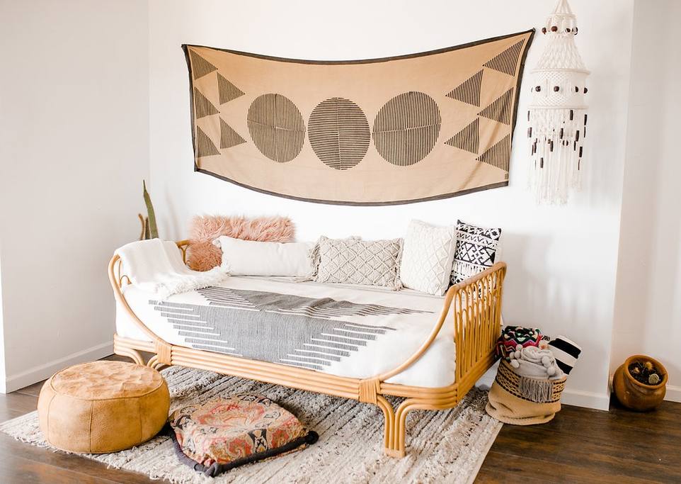 6 types of daybeds: roman daybed