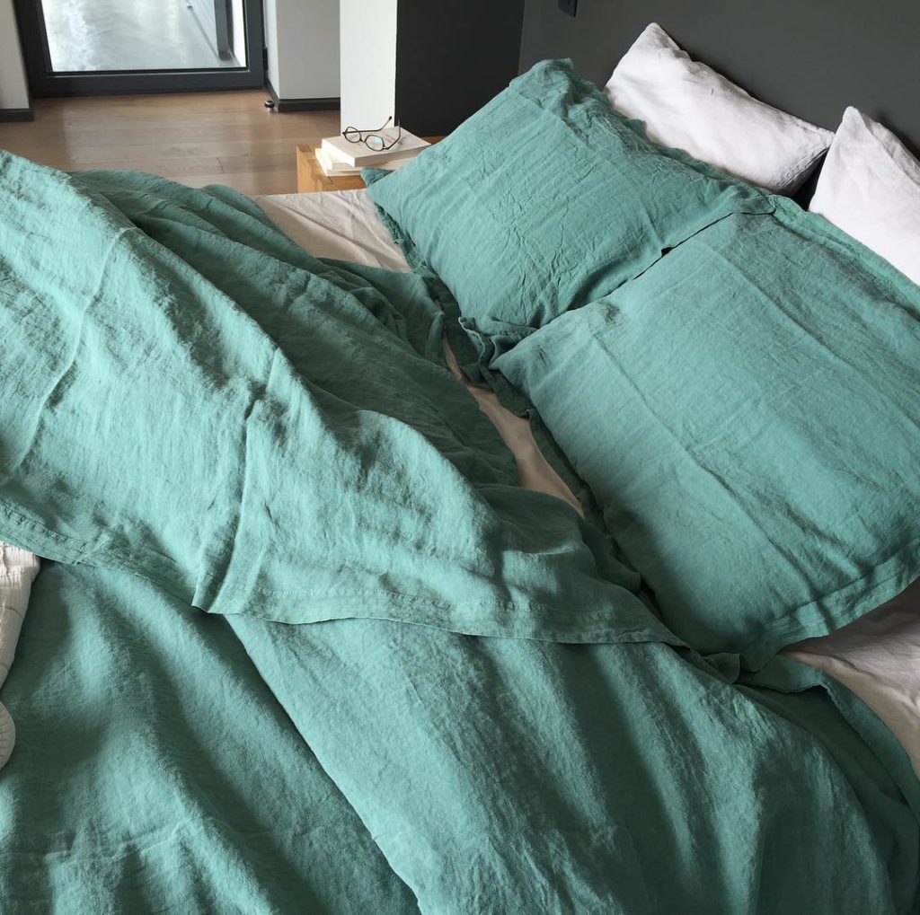 linen sheets from oona sage green