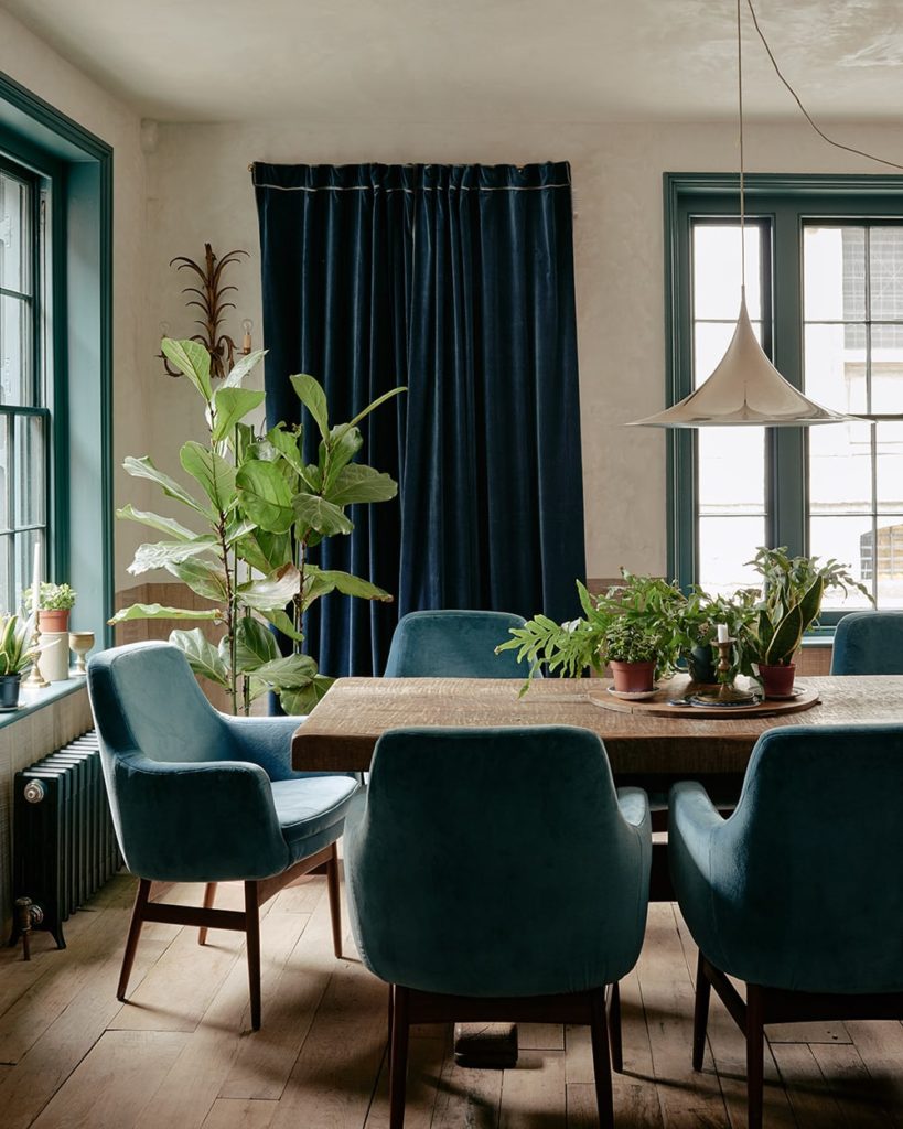 A dining room that is filled with this wabi-sabi elegance