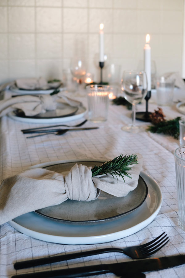 Two ways to Set a Simple yet Stunning Christmas Table | The Gem Picker