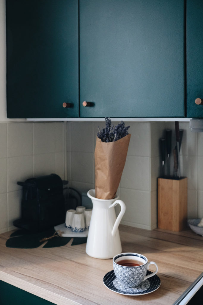 lavander-kitchen-prop-styling.the-gem-picker