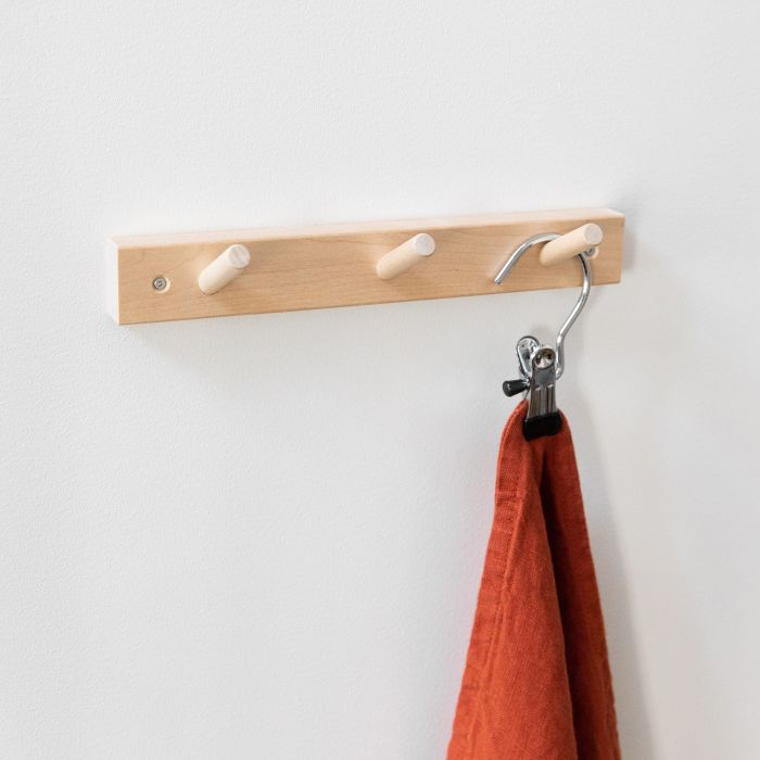 How to Style a Peg Rail in a Bedroom So It's Sleek and Functional (Plus ...