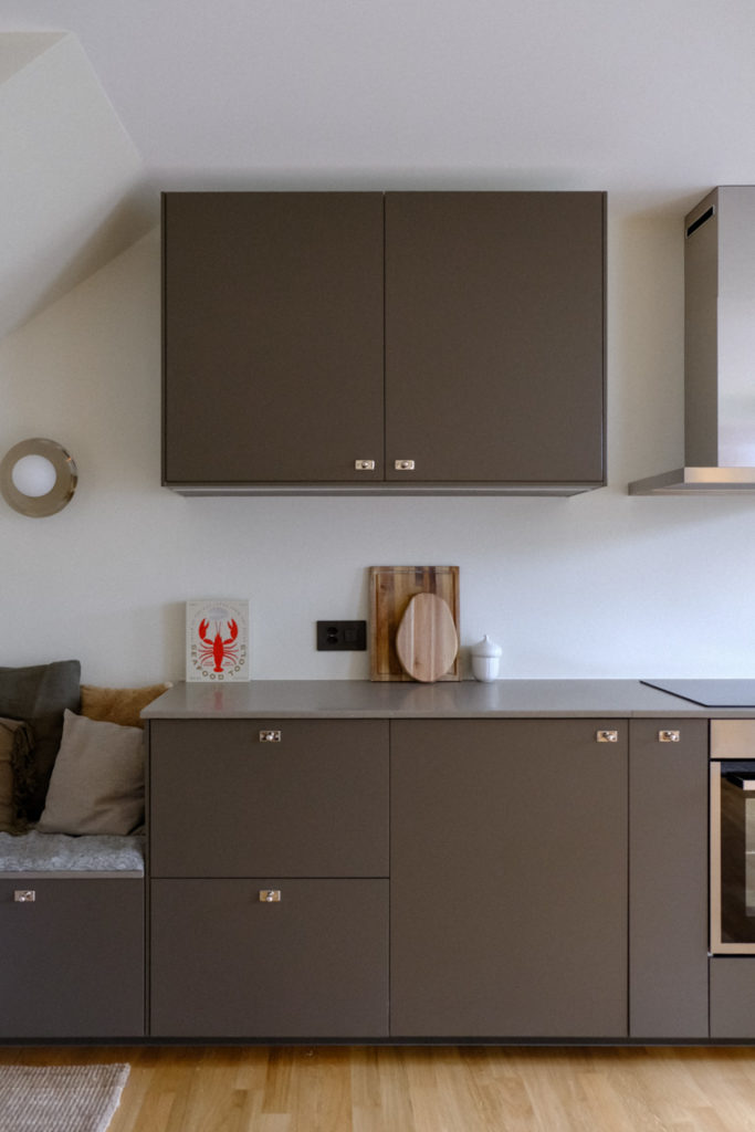 IKEA HAVSTORP cabinets with LOCKEBO limestone-effect glass composite worktop close-up